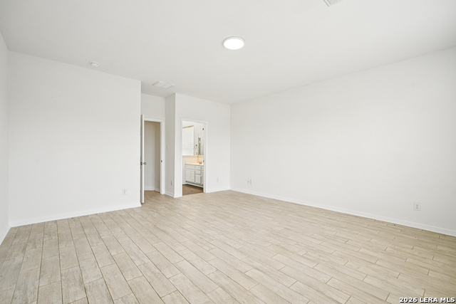 Image 20 of 41 For 9907 Mill Path