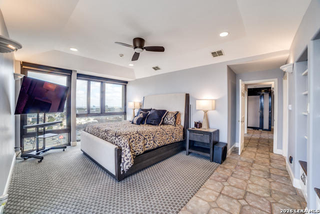 Image 13 of 32 For 7701 Wurzbach  2303