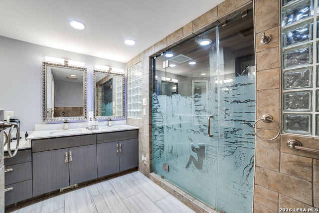 Image 16 of 32 For 7701 Wurzbach  2303