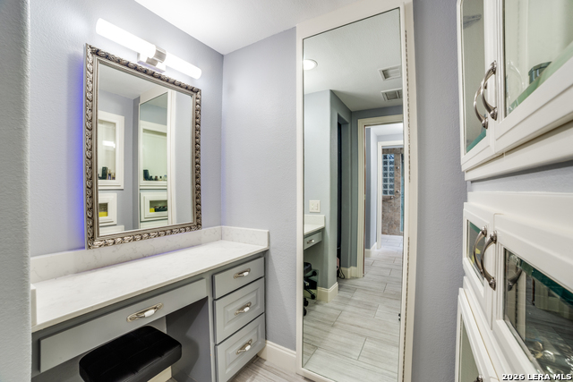 Image 17 of 32 For 7701 Wurzbach  2303