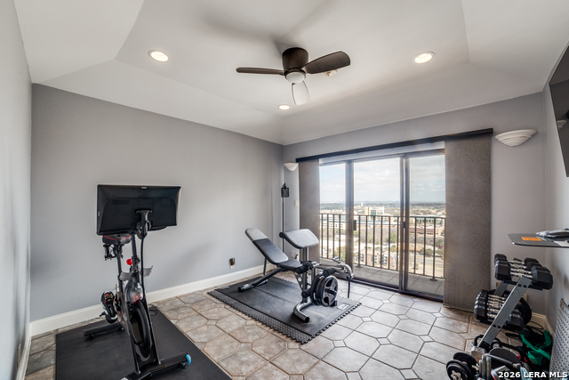 Image 19 of 32 For 7701 Wurzbach  2303