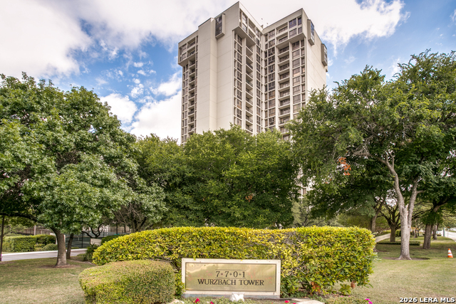 Image 23 of 32 For 7701 Wurzbach  2303