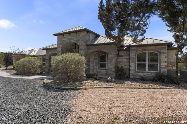 Image 3 of 72 For 948 Lazy Diamond