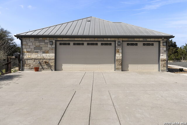 Image 38 of 72 For 948 Lazy Diamond