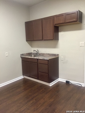 Image 11 of 14 For 2011 San Jacinto St. S