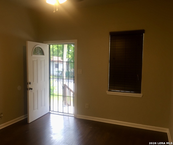 Image 4 of 14 For 2011 San Jacinto St. S