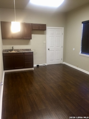 Image 6 of 14 For 2011 San Jacinto St. S