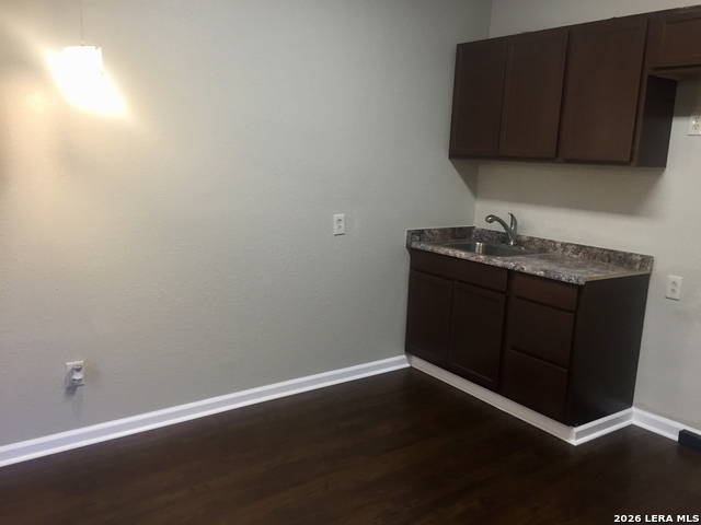 Image 7 of 14 For 2011 San Jacinto St. S