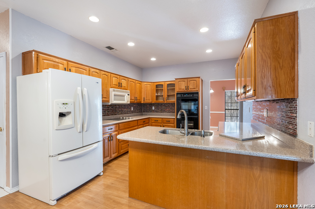 Image 13 of 34 For 15407 Tamaron Pass