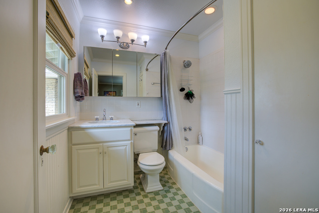 Image 22 of 38 For 664 California