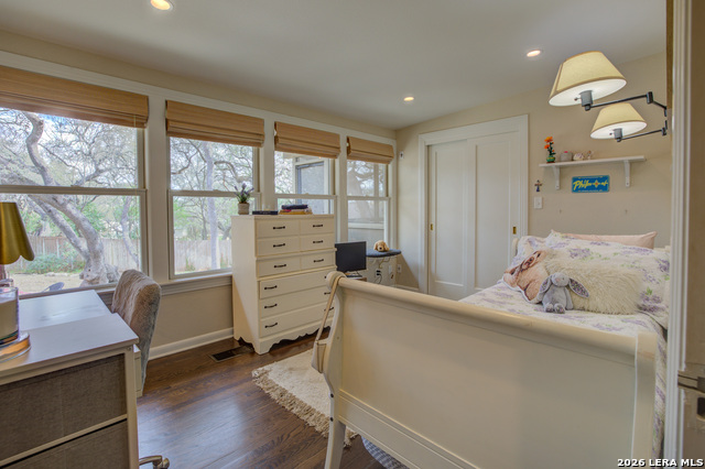 Image 25 of 38 For 664 California