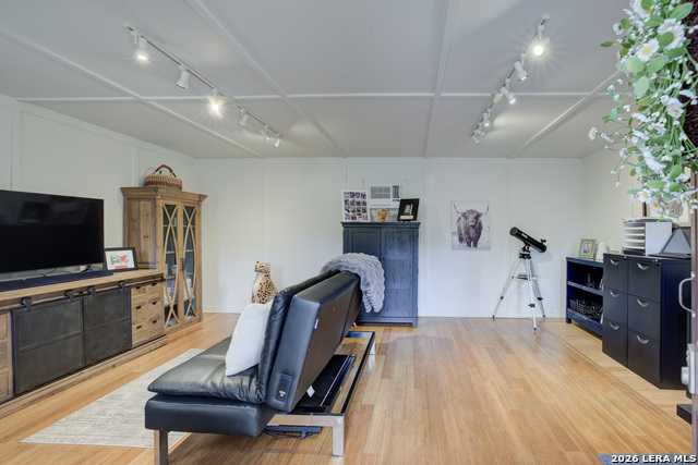 Image 7 of 38 For 664 California