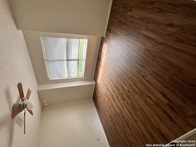 Image 10 of 21 For 21614 Longwood