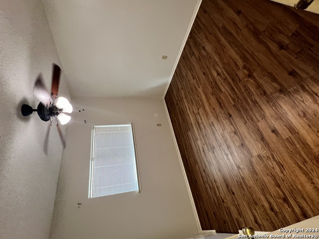 Image 11 of 21 For 21614 Longwood