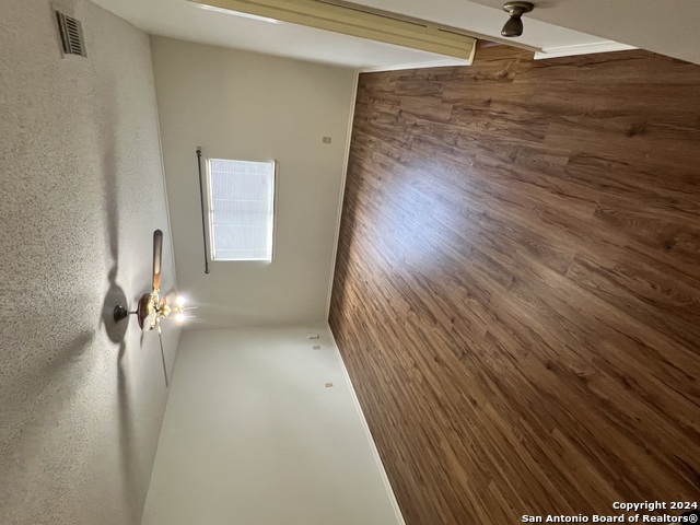 Image 14 of 21 For 21614 Longwood