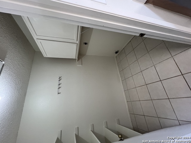 Image 19 of 21 For 21614 Longwood