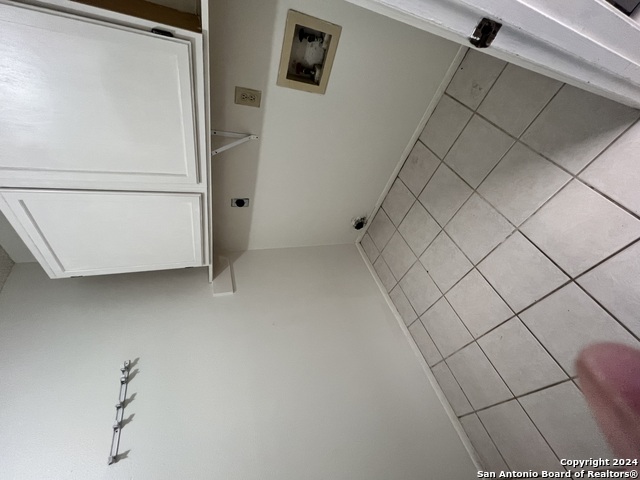 Image 20 of 21 For 21614 Longwood