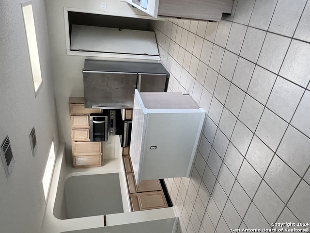 Image 5 of 21 For 21614 Longwood