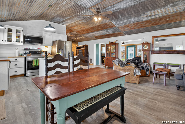 Image 13 of 49 For 405 Coughran