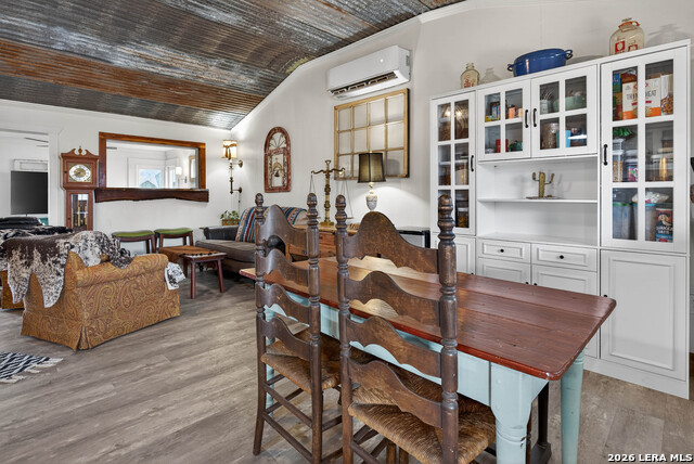 Image 14 of 49 For 405 Coughran