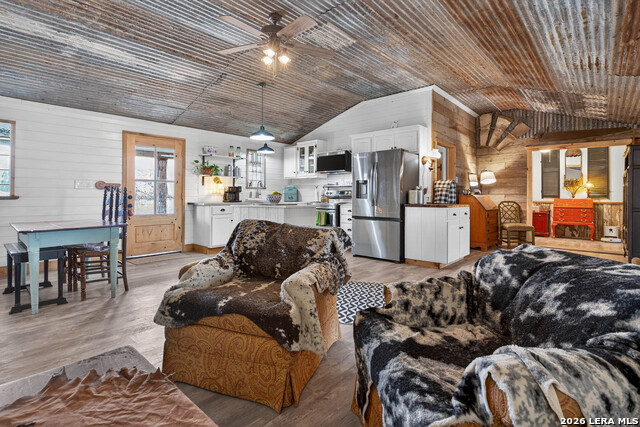 Image 18 of 49 For 405 Coughran