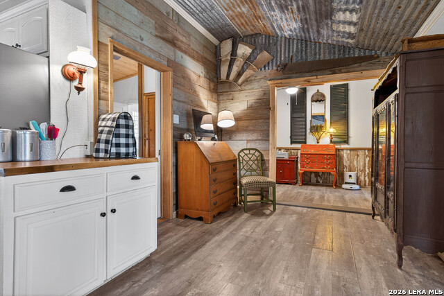 Image 21 of 49 For 405 Coughran