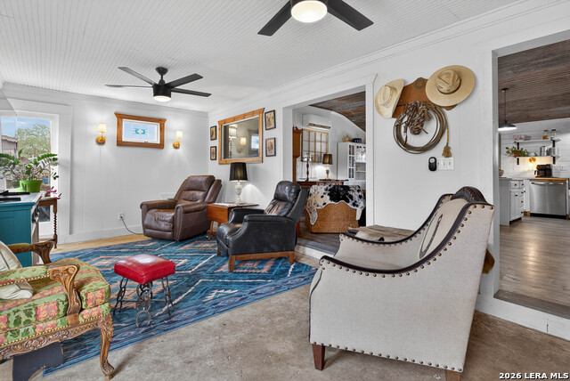 Image 24 of 49 For 405 Coughran