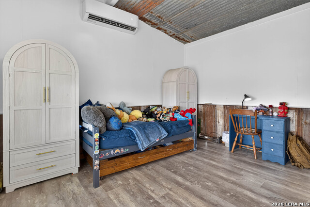 Image 32 of 49 For 405 Coughran