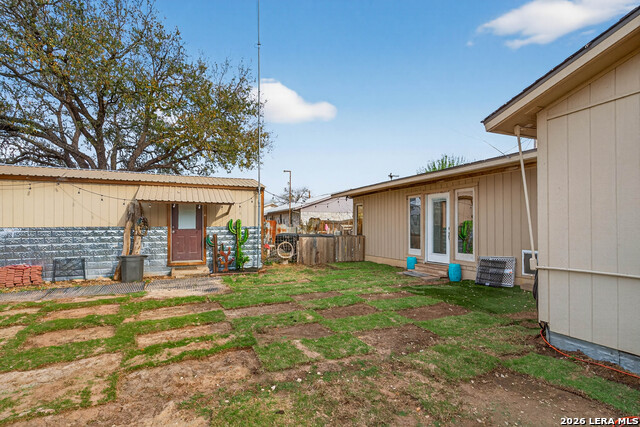 Image 42 of 49 For 405 Coughran