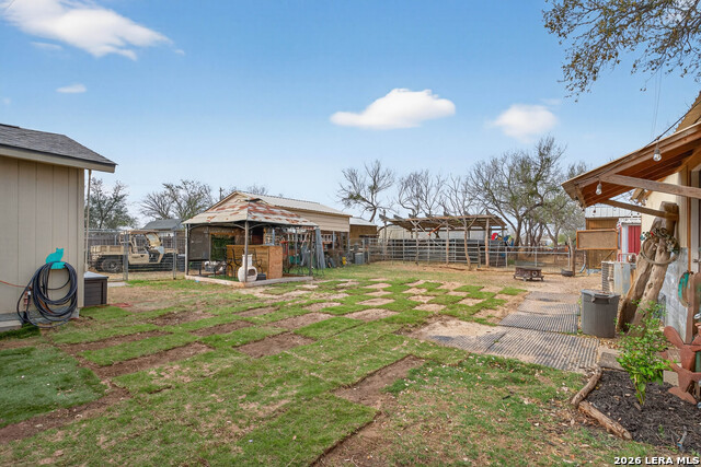 Image 46 of 49 For 405 Coughran