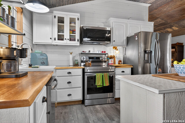 Image 8 of 49 For 405 Coughran