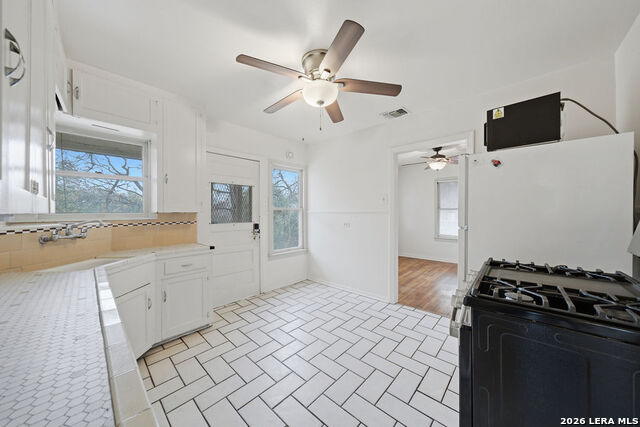 Image 14 of 22 For 526 Fulton  