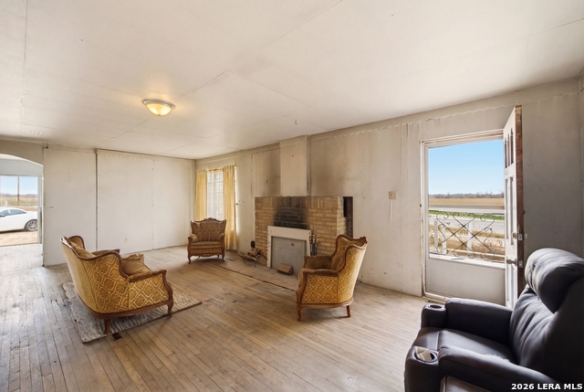 Image 27 of 31 For 4988 S Loop 1604 E