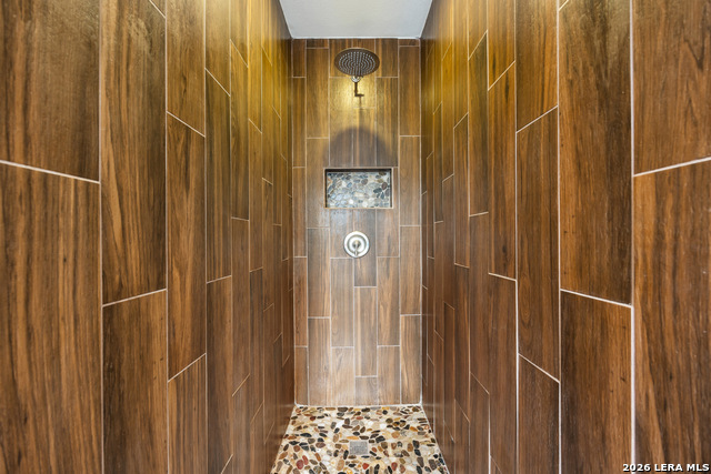 Image 9 of 36 For 4105 Summit Hurst