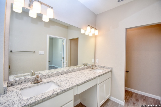 Listing photo id 10 for 6202 Oakland Ridge  101