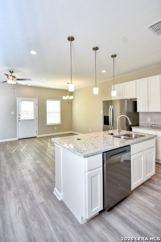 Listing photo id 2 for 6202 Oakland Ridge  101