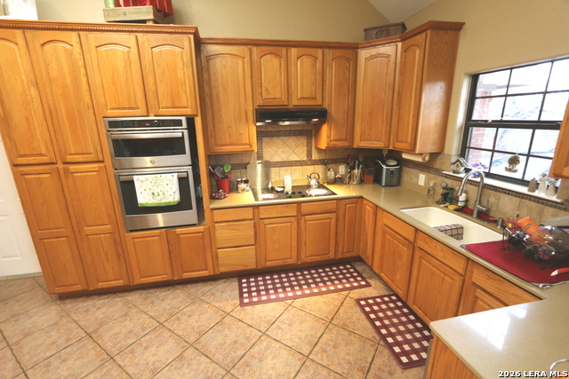 Image 10 of 33 For 124 Rosewood Dr