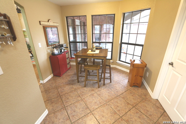 Image 11 of 33 For 124 Rosewood Dr