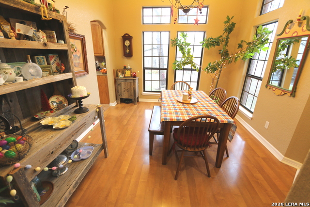 Image 12 of 33 For 124 Rosewood Dr