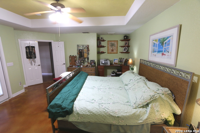 Image 14 of 33 For 124 Rosewood Dr