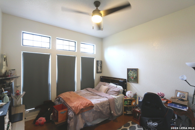 Image 18 of 33 For 124 Rosewood Dr