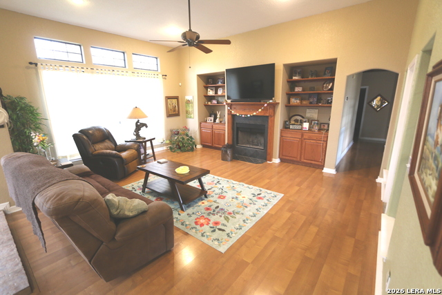 Image 6 of 33 For 124 Rosewood Dr