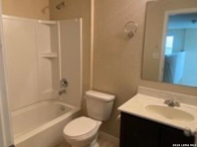 Image 18 of 23 For 25007 Cambridge Well