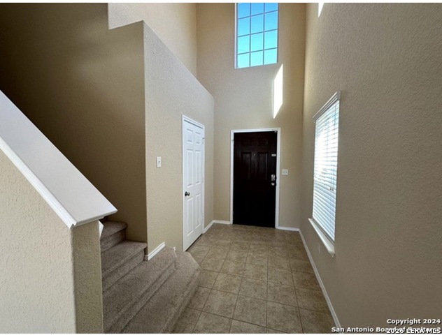 Image 2 of 23 For 25007 Cambridge Well