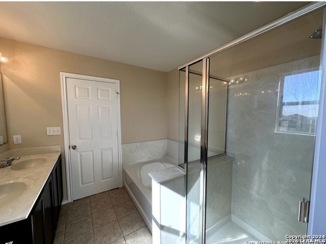 Image 5 of 23 For 25007 Cambridge Well