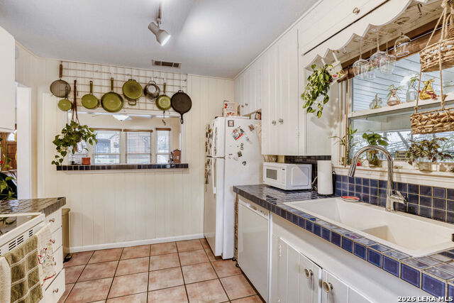 Listing photo id 9 for 3307 Larry  