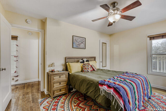 Listing photo id 13 for 3307 Larry  