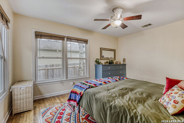 Listing photo id 15 for 3307 Larry  