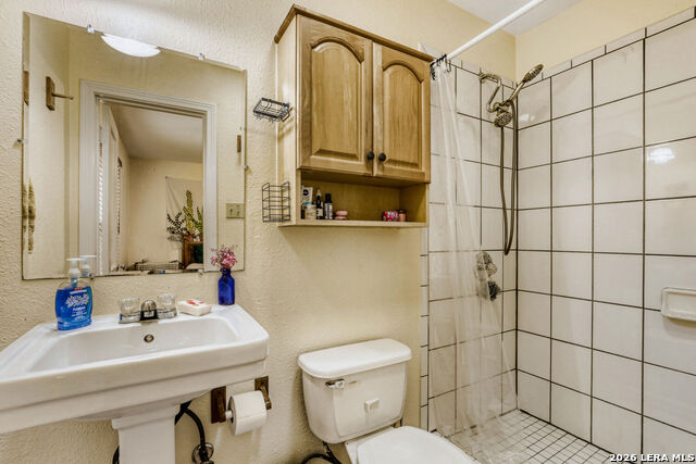 Listing photo id 16 for 3307 Larry  