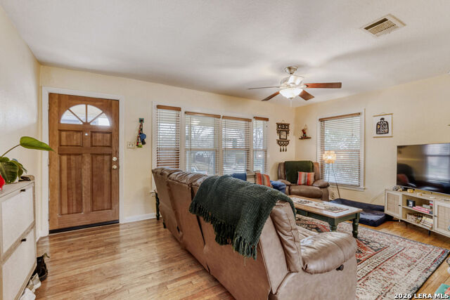 Listing photo id 1 for 3307 Larry  